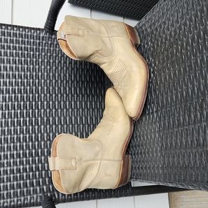 Frye Billy Pull on Cowboy Boot in Taupe Short Boot